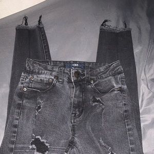 black size 0 aero ripped jeans